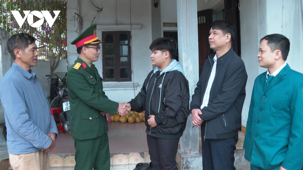 Nam sinh bảo lưu kết quả Đại học, viết tiếp ước mơ trong màu xanh áo lính